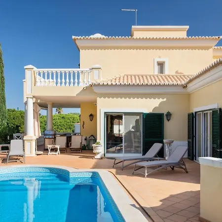 Sleeps 4 With Pool Air Con And Wifi * Vale do Lobo