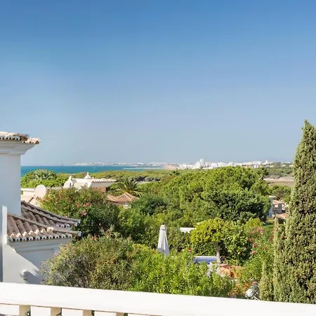 Sleeps 4 With Pool Air Con And Wifi Villa
