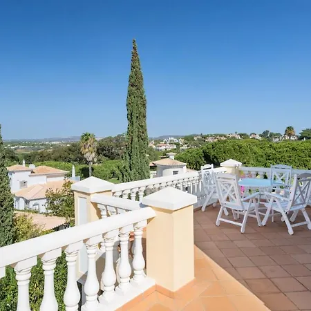 Sleeps 4 With Pool Air Con And Wifi